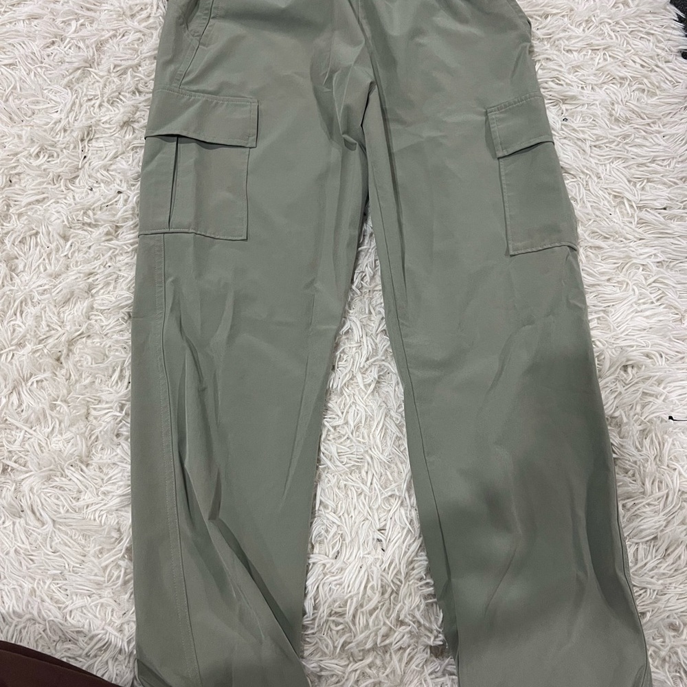 Women’s Olive Cargo mesh Pants